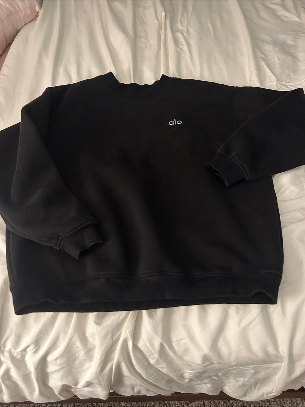 ALO Yoga women’s  Crewneck Sweatshirt - Black